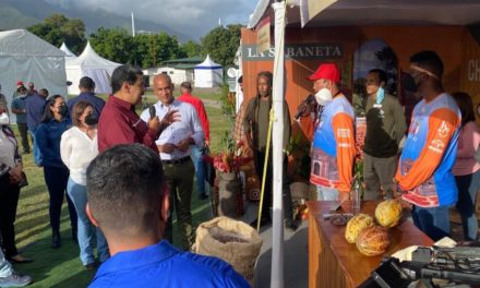 Maduro visitó estand de Aragua en la Expo Feria del Cacao y Ron 2022