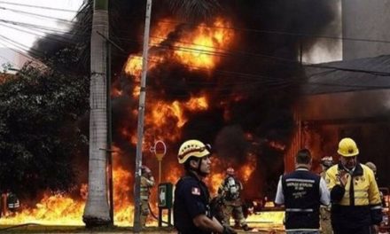 Incendio en un depósito deja al menos cinco fallecidos en Perú