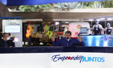 Presidente Maduro denuncia robo del oro y del avión en Argentina