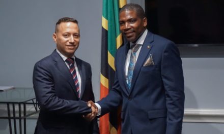 Viceministro para el Caribe sostuvo reunión bilateral con primer Ministro de San Cristóbal y Nieves