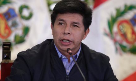 Presidente peruano señala al Congreso de negar viaje a Colombia