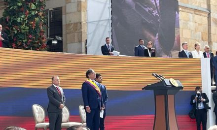 Gustavo Petro tomó posesión como presidente de Colombia
