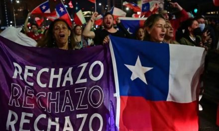 Chilenos rechazaron nuevo proyecto constitucional