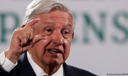 López Obrador: México seguirá contratando médicos cubanos