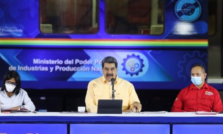 Presidente Maduro destaca importancia de organización popular