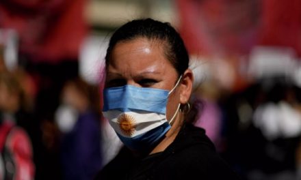 Argentina deja de exigir el uso obligatorio de la mascarilla