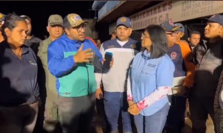 Gobernadora Karina Carpio al frente de atención a familias afectadas por desbordamiento en Las Tejerías