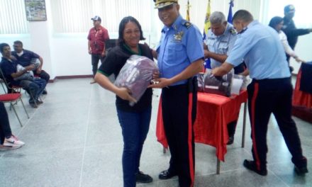Personal de la Policía de Aragua recibió dotación de uniformes