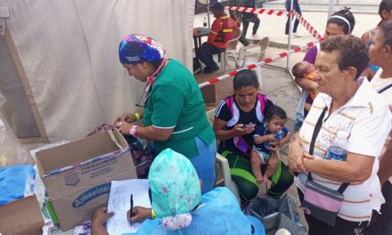 Más de 300 médicos y enfermeras están atendiendo a los afectados en Las Tejerías