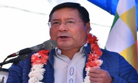 Presidente de Bolivia convoca a la unidad de organizaciones sociales