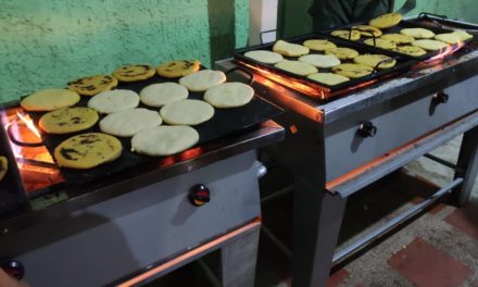 Casas de alimentación preparan 18 mil comidas diarias en Las Tejerías