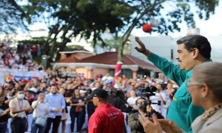 Presidente Maduro lidera acto con motivo del Día del Estudiante desde Miraflores