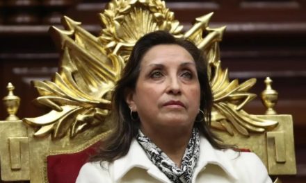 Gobierno de Ayacucho reclamó la renuncia de presidenta peruana