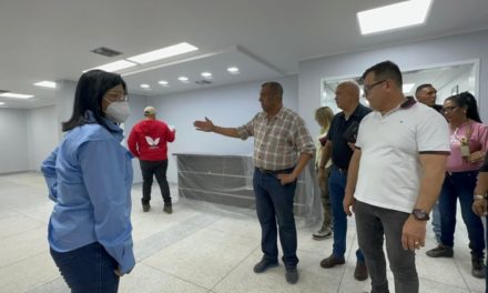 Avanzan trabajos de rehabilitación del Hospital José María Vargas