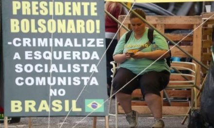 Piden congelar cuentas de expresidente brasileño Bolsonaro