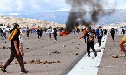 Protestas en Perú dejan 17 manifestantes fallecidos