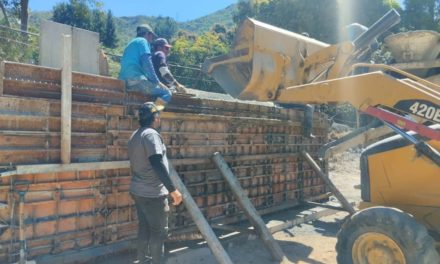 Construcción del dique toma en Palmarito presenta avance de 60%