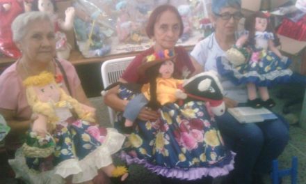 Continúa exposición de muñecas de trapos en la Casa de la Cultura en Maracay