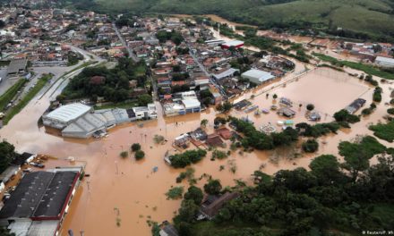 Lula da Silva visitó zona afectada por lluvias en Sao Paulo