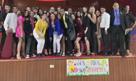 Estudiantes de comunicación social de la Unerg efectuaron foro «Los Niños no son Juguetes»