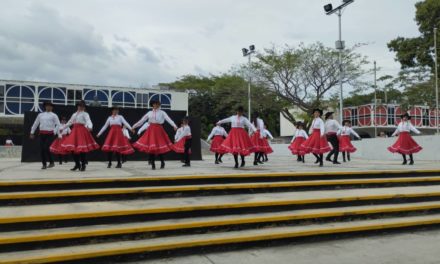 Aragua celebró bailando el Día Nacional de la Danza Nacionalista