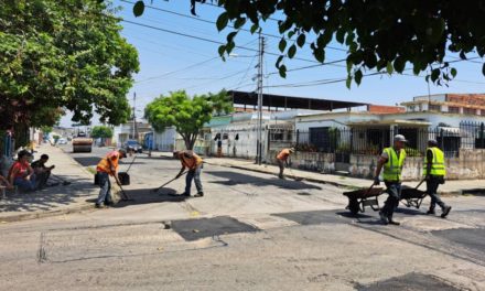 En la comunidad de San José se han colocado 300 luminarias y 50 toneladas de asfalto