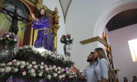 Alcalde Rafael Morales acompañó a feligresía y devotos maracayeros del Nazareno
