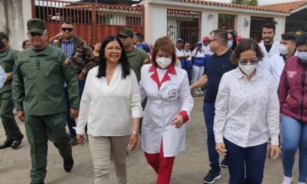 Gobernadora Karina Carpio inauguró la Emergencia del Hospital Dr. José María Vargas
