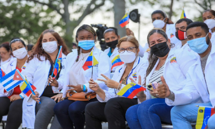 Presidente Maduro destacó expresión humanista de la Misión Barrio Adentro
