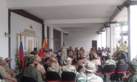 Milicia Bolivariana participó en conversatorio «Relatos y Exposiciones de Fotografía»