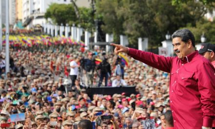 Jefe de Estado exhorta a trabajadores públicos a llevar en alto la moral bolivariana