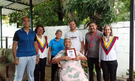Fundación Casa del Abuelo homenajeó a Ana Blanco