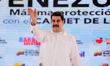 Presidente Maduro destaca la contribución de jóvenes profesionales al desarrollo de la industria