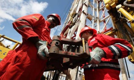 Presidente Maduro destacó apoyo de la clase obrera petrolera frente a la guerra económica