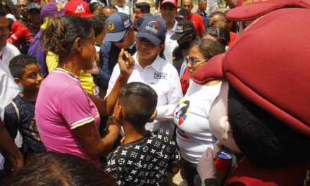Movimiento «Aragua Reverdece» continúa llevando sonrIsas a los aragüeños