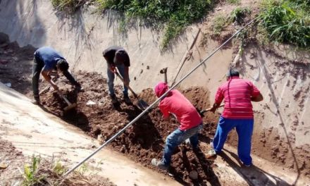 Realizaron limpieza integral de la quebrada Arismendi en La Chapa