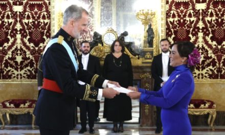 Embajadora de Venezuela entregó cartas credenciales ante Reino de España