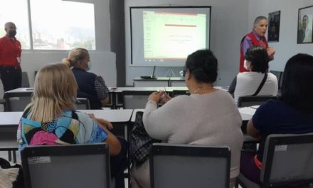 Realizan charlas sobre deberes tributarios a emprendedores y microempresarios de Aragua
