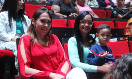 Teatro de la Ópera de Maracay homenajeó a las madres aragüeñas