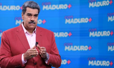 Presidente Maduro destacó la desdolarización del comercio como algo inevitable