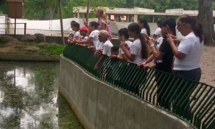 Unes realizó jornada especial de turismo social en el Zoológico Las Delicias