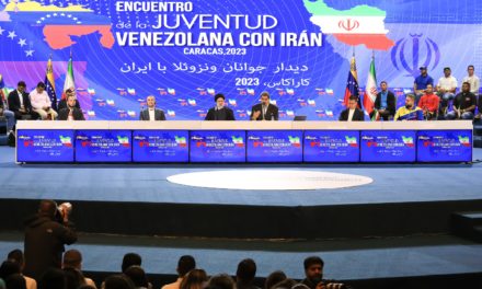 Presidentes de Venezuela e Irán sostienen encuentro con la juventud