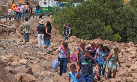 Lluvias dejaron incomunicadas a más de tres mil personas en Chile