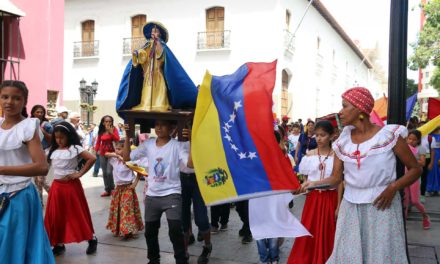 Jefe de Estado: Fiesta de San Juan Bautista es tradición nacida del corazón de nuestros pueblos