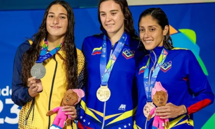 Nadadora venezolana María Yegres implantó récord en los Juegos Centroamericanos