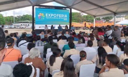Estudiantes y bachilleres manifestaron agradecimiento por Expoferia en La Carlota