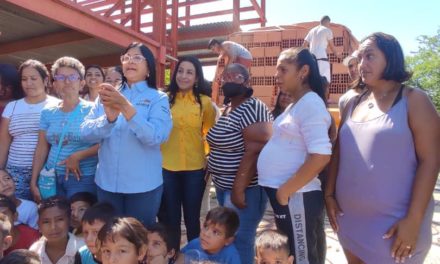 Gobierno Bolivariano entregó materiales para iniciar edificaciones en el Urbanismo El Venerable