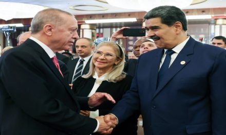 Jefe de Estado agradeció a Erdoğan calurosa bienvenida ofrecida a delegación venezolana
