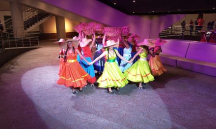 Aragua recibió al teatro colombiano entre música, bailes y aplausos