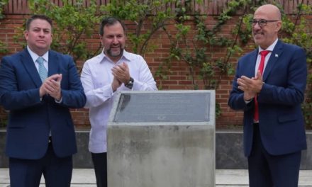 Embajada de Argentina en Venezuela develó placa conmemorativa a Perón